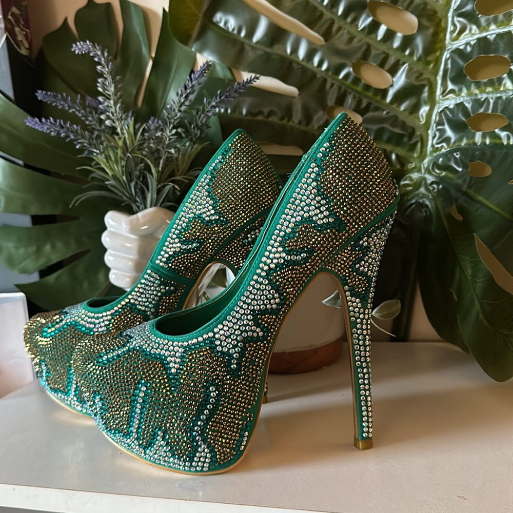 Alba 6.5” Bedazzled Heels Size 8.5 - Picture 2 of 12